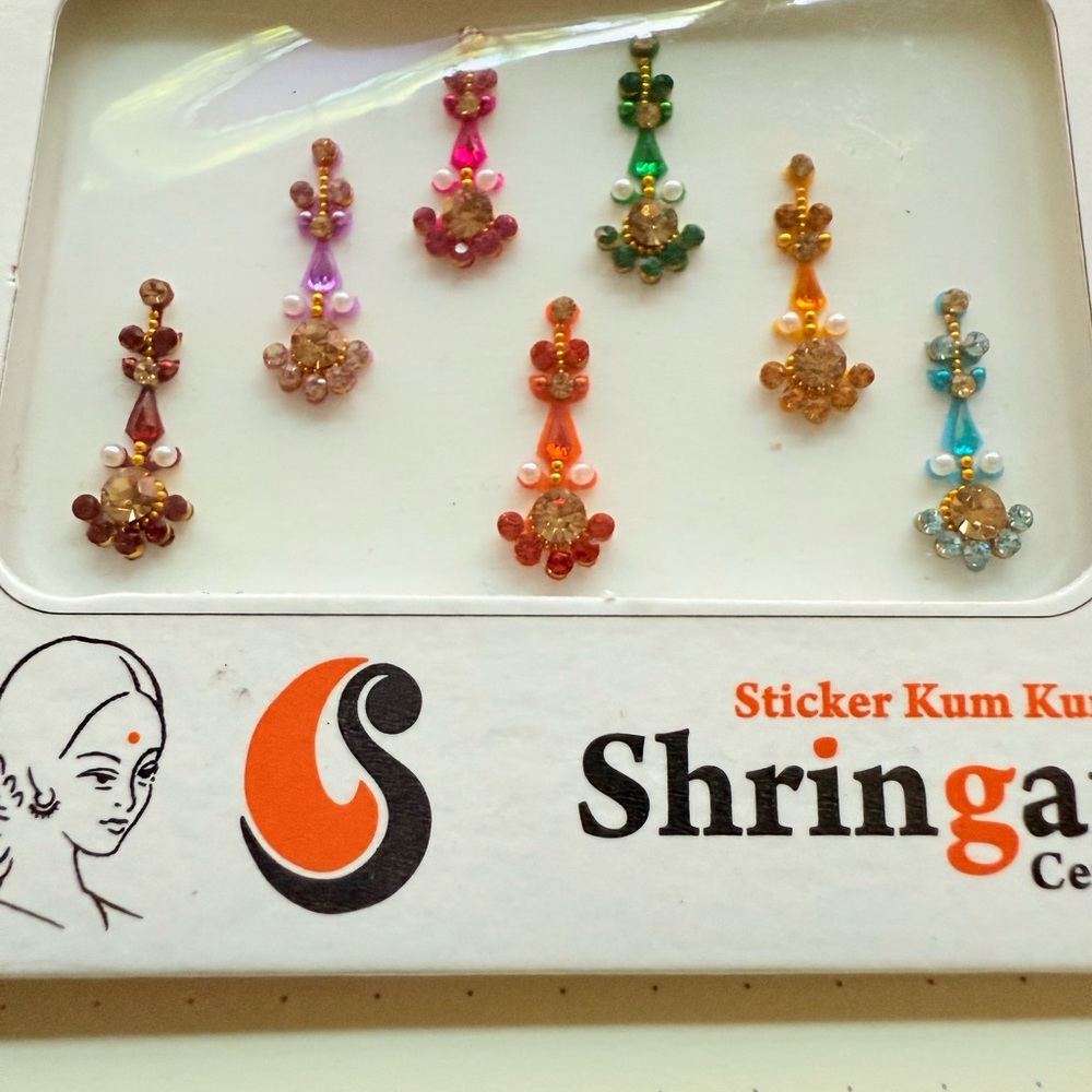 Multicolor Fashionable Bindi Set